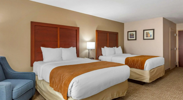 Четырёхместный номер Standard Comfort Inn Smithfield near I-95
