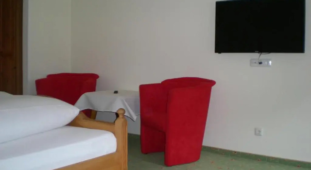 Трёхместный номер Comfort с балконом Posthotel Mayrhofen