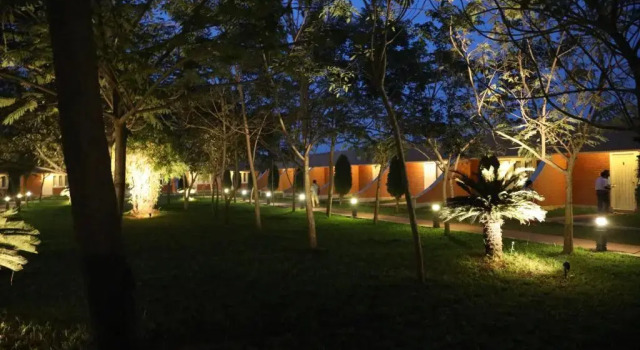 Номер Superior Celebrity Resort Chennai