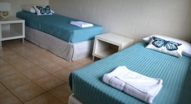 Dunk Island View Caravan Park, Rezerwuj Hotel Hotele w Dunk z parkingiem, Parking