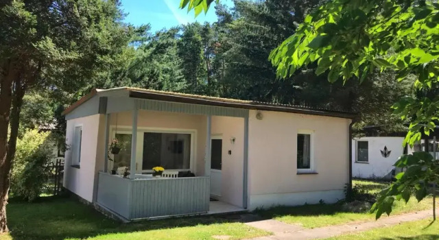 Bungalow 68 am Waldrand, Забронировать Отель Глове Рюген, рядом с Hauptstrand Glowe