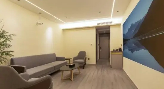Двухместный люкс Homeinn Selected Hotel (Suzhou Fenhu Luxin Avenue)
