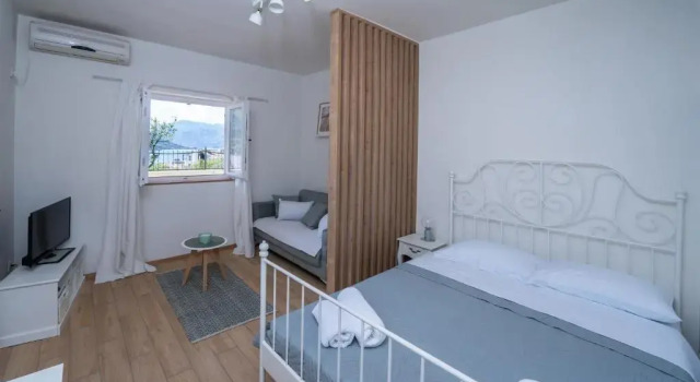 3M - Stylish studio apartment with terrace, Book Lejlighed Hoteller i Kotor Riviera med parkering, Parkering