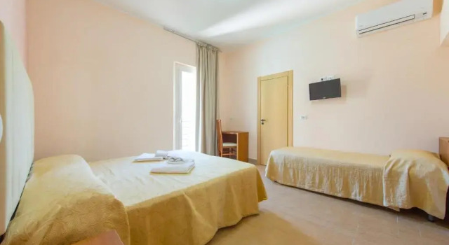 Трёхместный номер Standard с балконом Hotel Adria Nuova