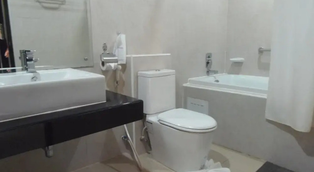 Номер Deluxe с балконом Prelude Hotel