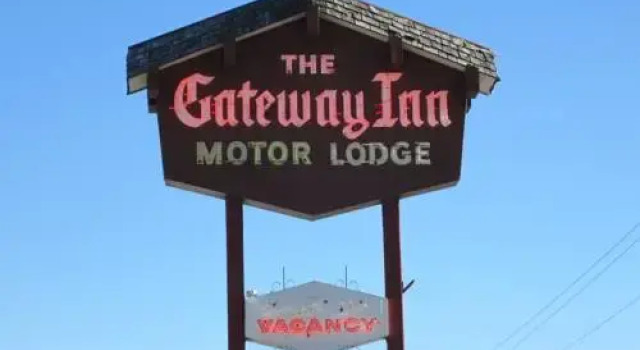 The Gateway Inn, Boek Hotel Harvie Heights Alberta
