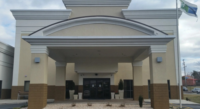 Holiday Inn Express Edgewood-Aberdeen-Bel Air by IHG, Rezervovat Hotel Bel Air Maryland