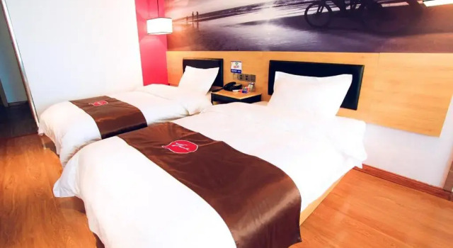 Двухместный номер Deluxe Thank Inn Hotel He'nan Kaifeng Weishi County Health Road