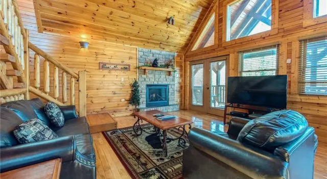 Mountain Dreams II 3 Bedroom Home with Hot Tub