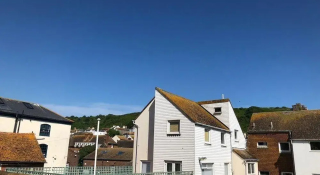 Cinque Ports Retreat (Old Town- Hastings), Забронировать Отель Отели Исторического графства Суссекса с парковкой, Парковка