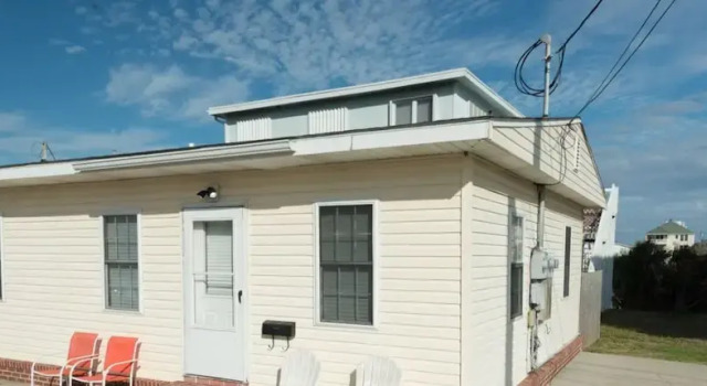 CG Beach Bungalow #3, Забронировать Отель Отели Норт-Миртл-Бич с парковкой, рядом с Заповедник Расселл-Берджесс-Костал, Парковка