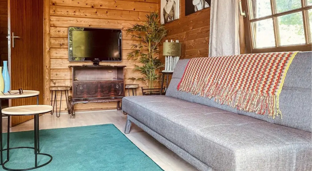 Beautiful Caravan in Rheezerveen With 1 Bedrooms, Rezervasyon Otel Rheezerveen 