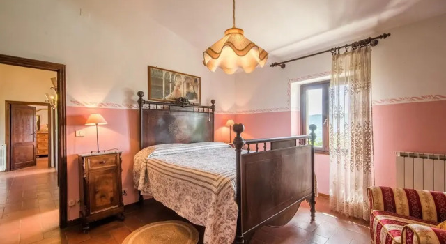 Amazing Home in Capolona With 9 Bedrooms, Wifi and Outdoor Swimming Pool