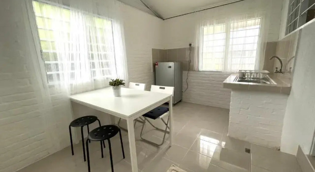Cosy little home near to the town, Prenota Hotel Hotel a Kelantan con parcheggio, Parcheggio
