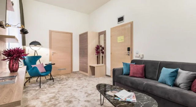 Полулюкс Hotel Mondo