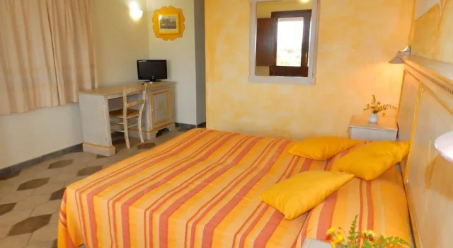 Family Rooms Budoni, Book Hotel Hoteller i Agrustos med pool, Swimmingpool