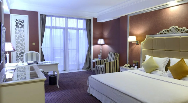 Двухместный номер Business с балконом Country Garden Phoenix Hotel Changsha