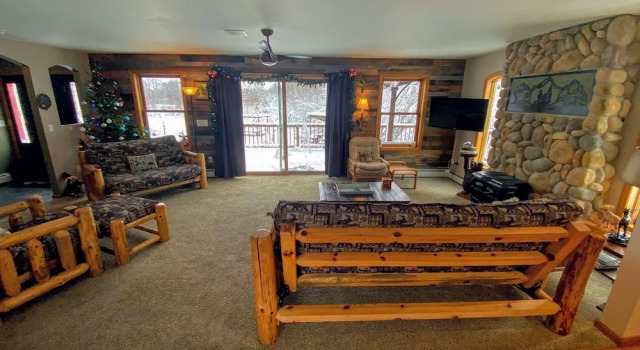 Moose Lodge and Cabins by Bretton Woods Vacations, Забронировать Отель Бреттон-Вудс Карролл, рядом с Learning Center Ski Lift