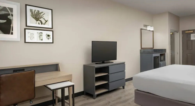 Двухместный номер Standard Country Inn & Suites by Radisson, Gainesville, FL