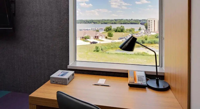 Номер Standard Aloft by Marriott Green Bay