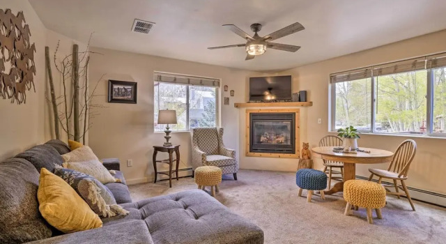 Апартаменты Walk to Frisco Main St: Townhome Steps to Trail!