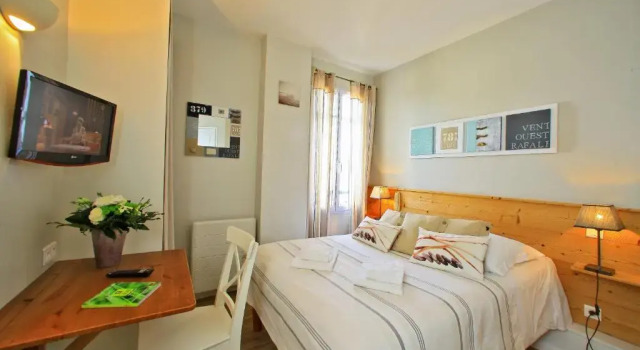 Номер Economy Logis Hôtel La Chaize