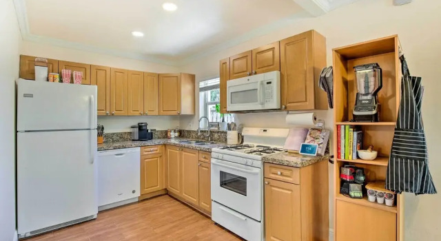 Коттедж Vacation Rental w/ Private Pool in Wilton Manors