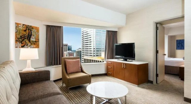 Двухместный люкс Executive Crowne Plaza Seattle - No Resort Fee - Newly Renovated IHG Hotel