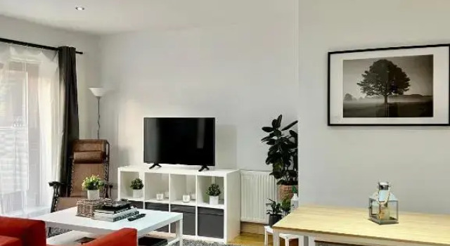 Luxury Waterloo Apartment - Large Private Patio & Air Conditioning, Забронировать Апартаменты/квартира Отели Лондона с парковкой, рядом с Памятник «Боудикка и ее дочери», Парковка