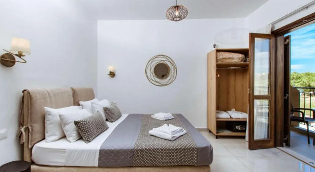 Четырёхместный номер Standard с видом на море Deluxe Suites