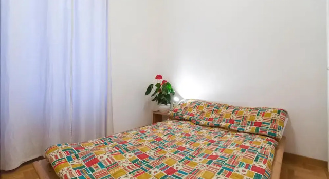 Bright and quiet Halldis apartment with small balcony