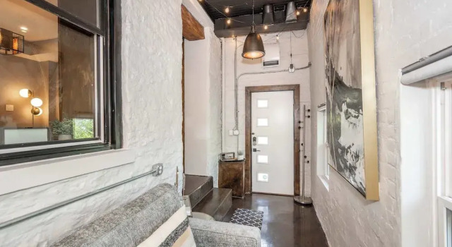 Luxury Mt. Adams Retreat Apt 1, Забронировать Отель Отели Цинциннати 3 звезды, рядом с Nicholas Longworth Residence, 3*