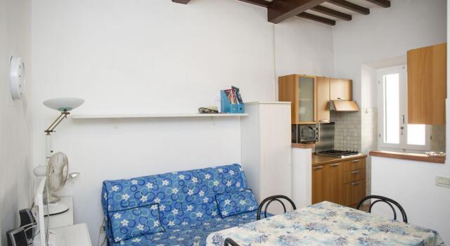 La Tonnina overlooking the sea of Darsena-BILOCALE LA TONNINA, Book Hotel Portoferraio Elba