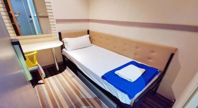 Podstel Hostel Bangkok By RedDoorz, Забронировать Хостел Отели Бангкока с бассейном, Бассейн