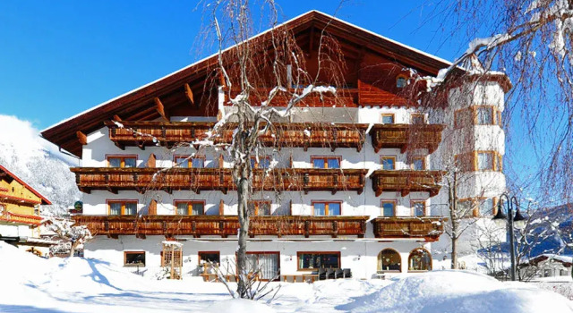 Das Posthaus stubai&smart Hotel, Book Hotel Hotels in Stubaital with a Pool, Swimming Pool