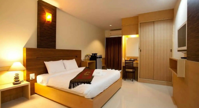 Двухместный номер Standard Amnauysuk Hotel