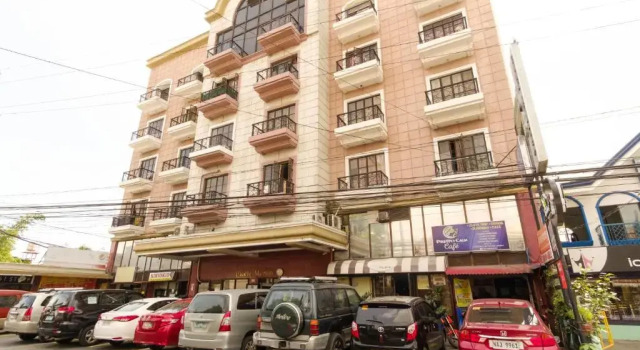 RedDoorz Plus near Johnson and Johnson Paranaque
