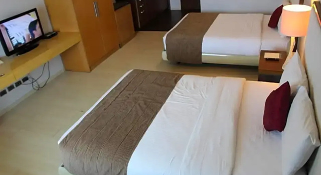 Студия с балконом La Mirada Serviced Apartments