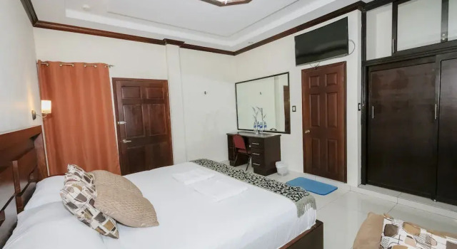 Люкс Deluxe Hotel Mediterraneo Inn