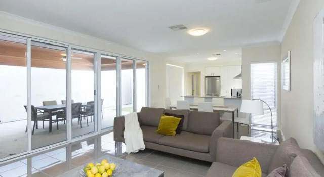 Anastasia Villa, Book Villa Villas in Perth, Villa