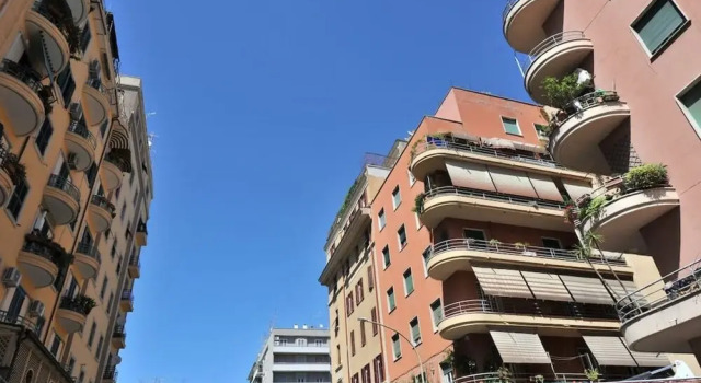 Colorful 3 bed Flat in Trendy San Giovanni!, Забронировать Отель Сан-Джованни Рим, рядом с Ослиные ворота