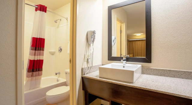 Четырёхместный номер Standard Red Roof Inn PLUS+ Wilmington - Newark