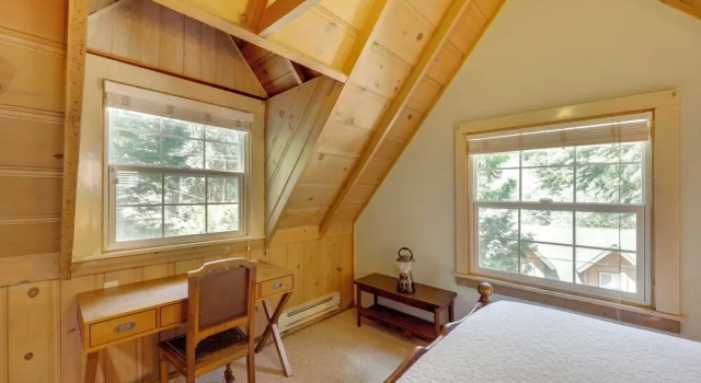 Vintage Snow White Cottage about 2 Miles to Village, Reserva ahora Casa o chalet Blue Jay California