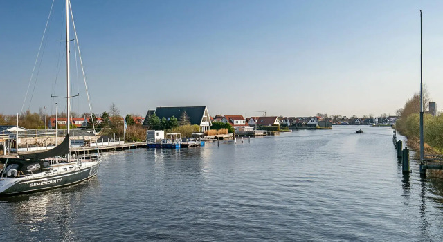 Detached Vacation Home in Friesland, Book Hotel Grou Frisian lakes