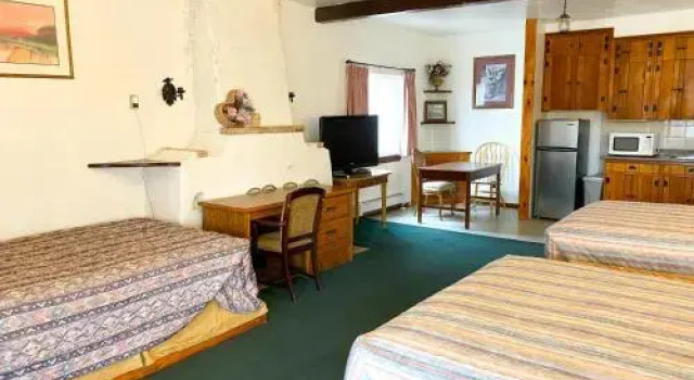 Guest Ranch Motel, Book Motel Cheyenne Wyoming