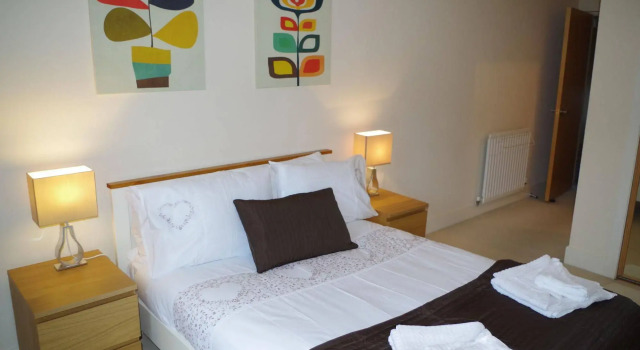 NG Apartments Edinburgh, Забронировать Апартаменты/квартира Бротон Эдинбург, рядом с Национальный музей Шотландии