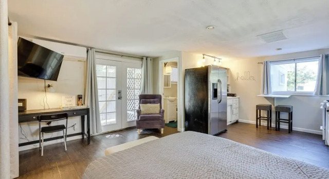 5 Mi to Dtwn: Pet-friendly Phoenix Studio w/ Yard, Забронировать Апартаменты/квартира Финикс 