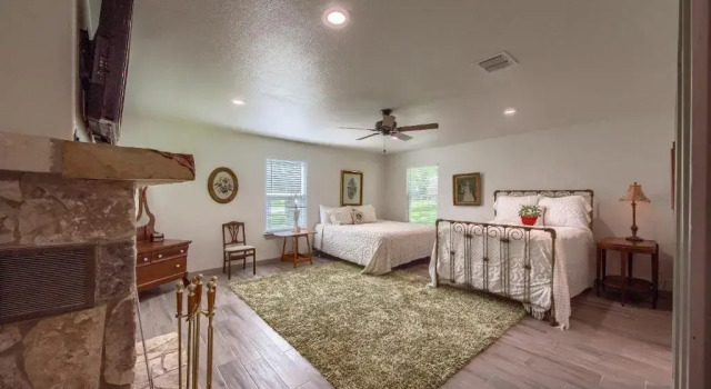 Down River Haus Ld 727 Home