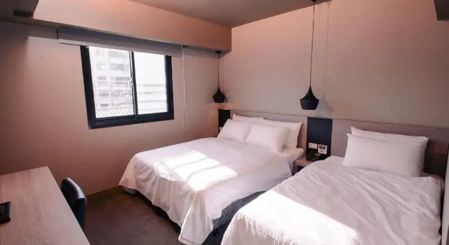 Трёхместный номер Comfort Kiwi Express Hotel - Jiuru Rd
