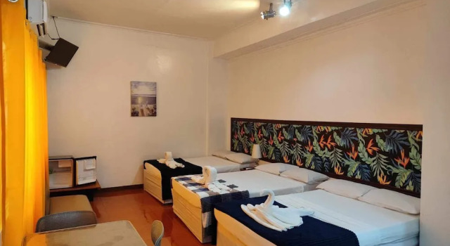 Четырёхместный номер Standard Big Brother Condotel